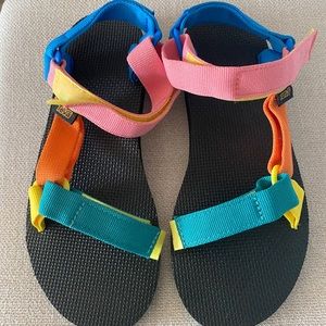 Retro Tevas
